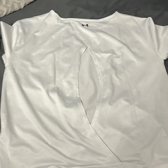 Open back work out tee - Picture 2 of 2